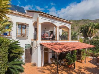Masia a Frigiliana. Cortijo andaluz en venta en frigiliana
