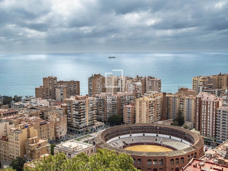 Foto 4ad5e3cd-03b5-4333-90a9-c61e46761de0. Pis amb aparcament a Centro Histórico Málaga