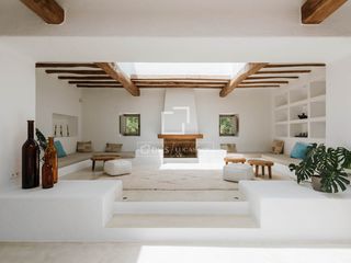 Chalet in Sant Joan de Labritja. Casa  villa excelentes de 5 dormitorios en venta en san juan, is