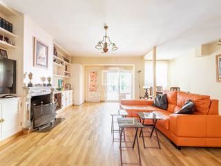 Chalet in Monte el Pilar. Casa adosada de 4 dormitorios con terraza y jardín en venta en m