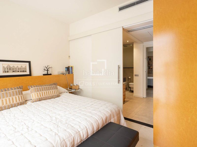 Foto 932aed91-8dba-412e-8cac-c36d21dc33b0. Àtic amb calefacció aparcament a Sagrada Família Barcelona