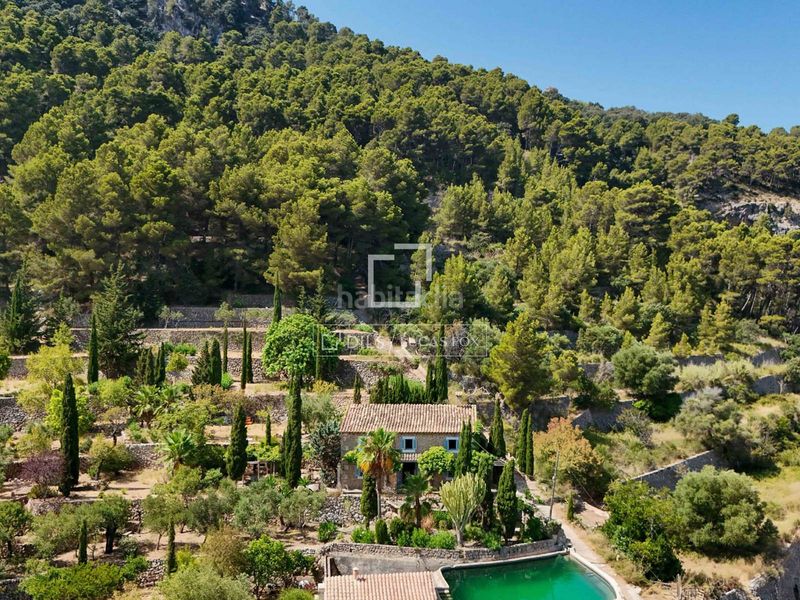 Foto f7da6202-1232-4019-8e96-d25db1c0fc1f. Masia amb piscina a Banyalbufar