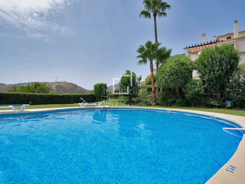 Foto cf841860-d33e-49e6-875f-b717794fe8c3. Pis amb calefacció aparcament piscina a los arqueros - puerto del almendro Benahavís