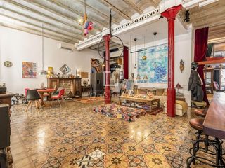 Pis a Raval. Piso tipo loft con terraza en venta en el raval, barcelona