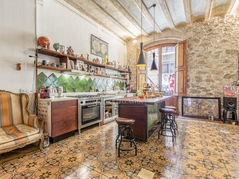 Foto b05423f3-f9e3-4170-8e52-4be4dd879627. Pis a Raval Barcelona