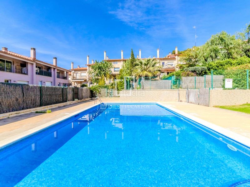 Foto 655f0e06-0a7b-4884-8a67-a8e17fc86174. Xalet amb calefacció aparcament piscina a Levantina - Montgavina - Quintmar Sitges