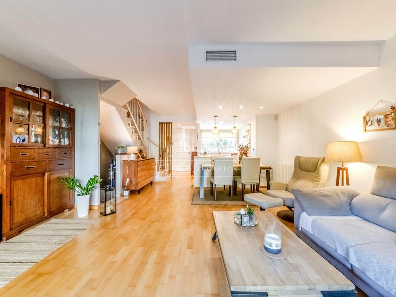 Foto eb7ac9e8-8006-4f62-ae21-8a4a1f38b684. Xalet amb calefacció aparcament piscina a Levantina - Montgavina - Quintmar Sitges
