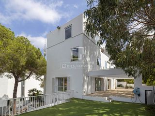 Miete Chalet in Tres Torres. Villa excelentes de 5 dormitorios en alquiler en el peu de funic