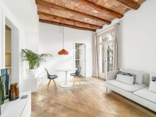 Pis a Sant Antoni. Apartamento de diseño con licencia turística en finca regia en s