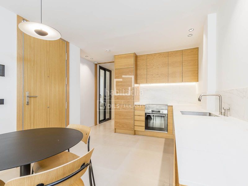 Foto c0183c69-3ee0-46c8-aca1-a0a2cd5fd436. Piso  excelentes de 2 dormitorios en venta en gótico, en Barcelona