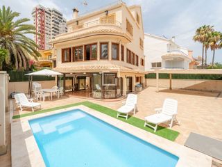Lloguer Xalet a Platja de la Pobla de Farnals. Villa de lujo con preciosas vistas en primera línea de mar en al