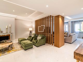 Appartement à Almagro. Excelente piso de cuatro dormitorios en venta en ríos rosas, mad
