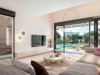 Chalet à Las Marías. Impresionante villa de obra nueva de 4 dormitorios con 211 m ext
