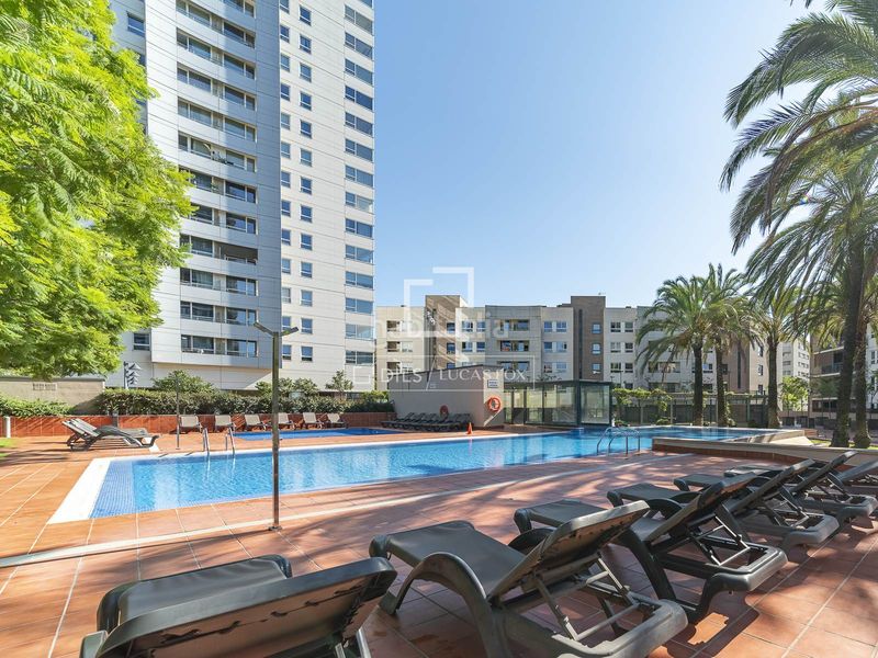 Foto 44921530-0302-4666-9a5d-b687a82d08e3. Pis amb calefacció aparcament piscina a Diagonal Mar i el Front Marítim del Poblenou Barcelona