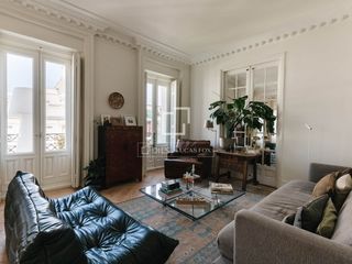 Pis a San Bernardo. Impresionante piso en venta en finca clásica de 1915 en el exclu