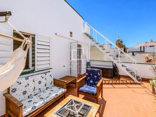 Dachwohnung in Centre. Ático dúplex con carácter histórico, terrazas privadas y azotea