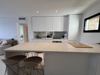 Rent Flat in Santa Eulària des Riu. Piso excelentes de 2 dormitorios con 9m terraza en alquiler en s