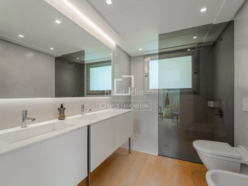Foto 1d1e56e4-b686-4f0f-8ce6-5f61f986118f. Chalet casa independiente con jardín y piscina en venta en una urbanización consolidada cerca de valencia y de varios colegios internacio en Godella