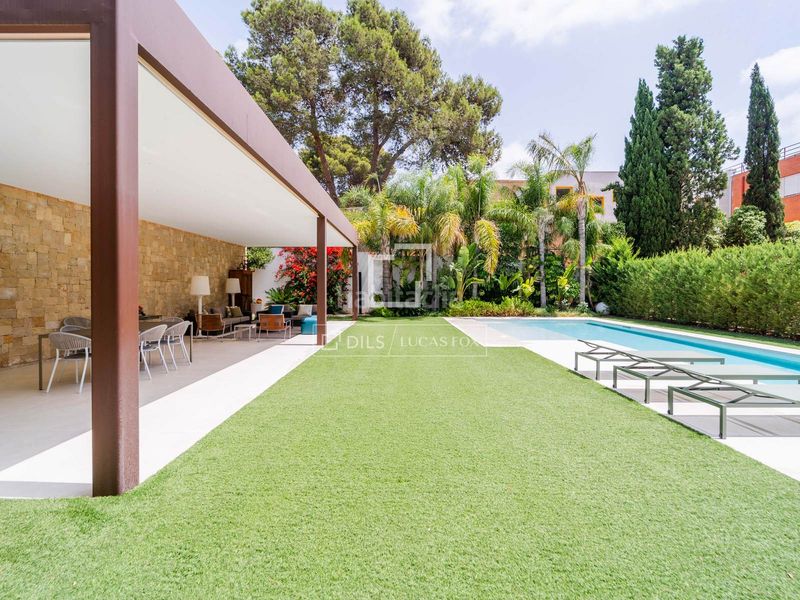 Foto 1dd86e0b-d278-464b-b2a3-f7c97ee177ab. Chalet casa independiente con jardín y piscina en venta en una urbanización consolidada cerca de valencia y de varios colegios internacio en Godella