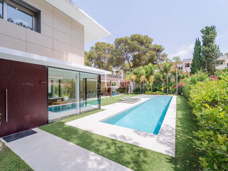 Foto 2d674db7-4136-44cb-9615-03869c119169. Chalet casa independiente con jardín y piscina en venta en una urbanización consolidada cerca de valencia y de varios colegios internacio en Godella