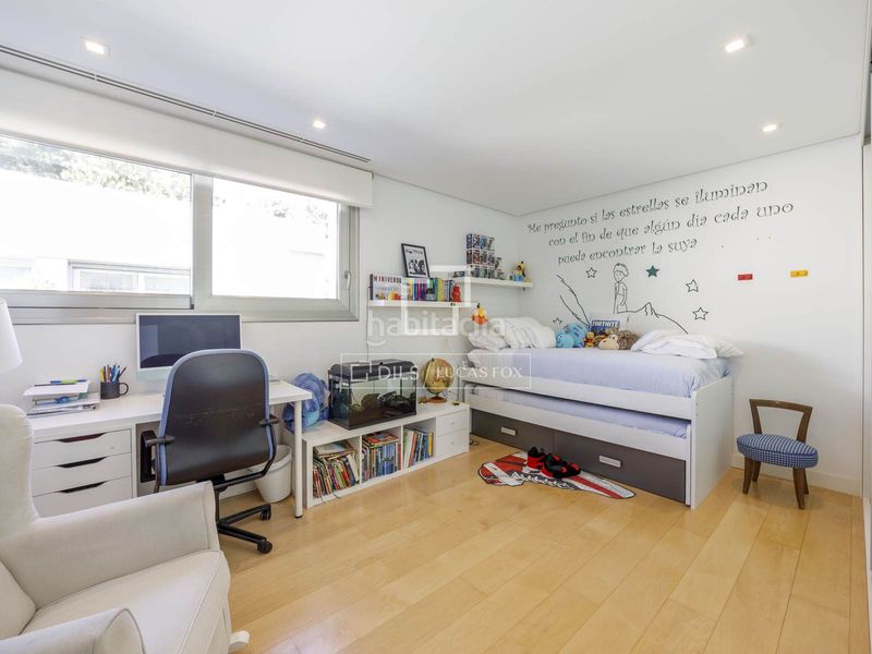 Foto 85c7b2e5-4911-4757-9a2b-24624478f90d. Chalet casa independiente con jardín y piscina en venta en una urbanización consolidada cerca de valencia y de varios colegios internacio en Godella