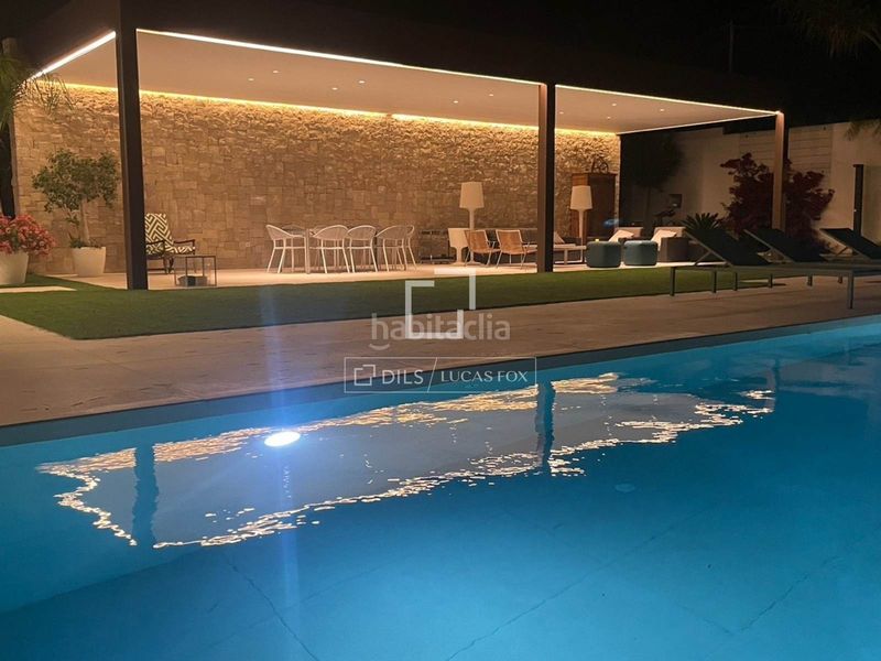 Foto b5f7f143-e805-42f5-92ce-ff9c96790705. Chalet casa independiente con jardín y piscina en venta en una urbanización consolidada cerca de valencia y de varios colegios internacio en Godella