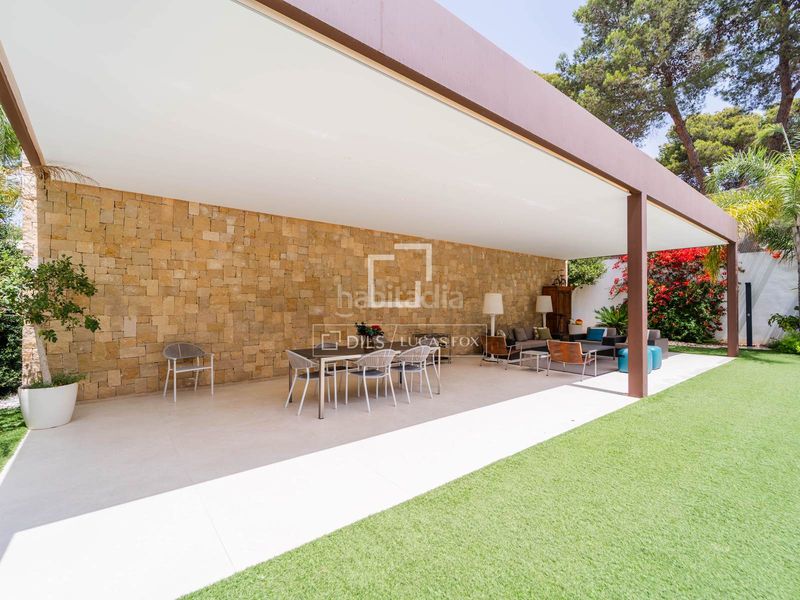 Foto c3271952-7d32-41f9-af31-7c37710f8481. Chalet casa independiente con jardín y piscina en venta en una urbanización consolidada cerca de valencia y de varios colegios internacio en Godella