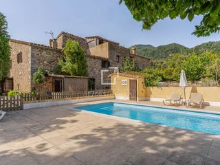 Casale in Cellera de Ter (La). Masía histórica con proyecto de camping aprobado en venta en la