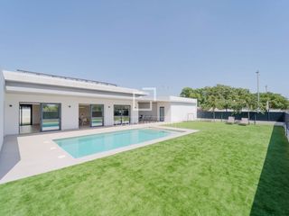 Chalet en Piscinas. Casa  villa excelentes de 5 dormitorios en venta en castellón, e