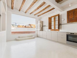 Àtic a Sant Gervasi - Galvany. Luminoso ático exterior con una terraza de 33 m y vistas al tibi