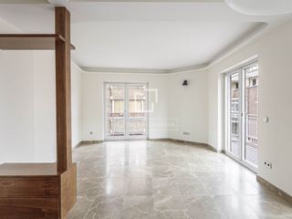 Lloguer Pis a Goya. Piso excelentes de 3 dormitorios con 20m terraza en alquiler en