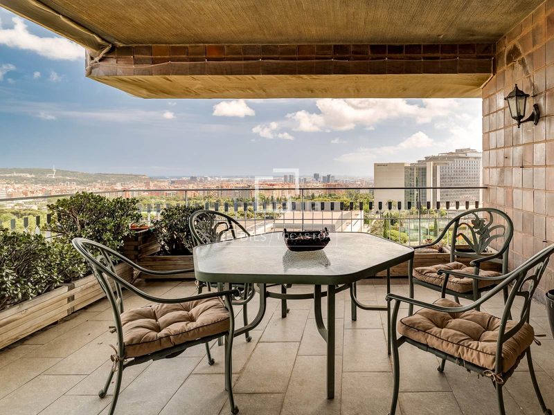 Etagenwohnung mit parking pool in Pedralbes Barcelona