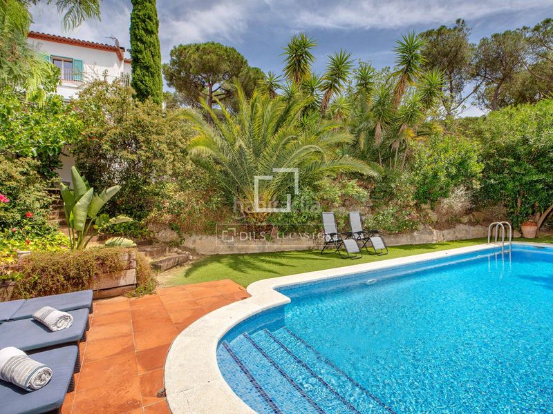 Foto c491fc99-7037-4bd1-b2bd-c76ba3a9ce4d. Xalet amb calefacció aparcament piscina a Cabrils