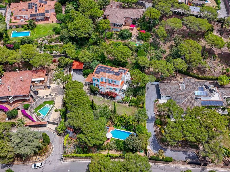 Foto f99a7550-c55d-4018-bf9d-f041ec08680e. Xalet amb calefacció aparcament piscina a Cabrils