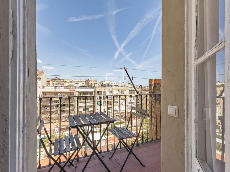 Foto d0552334-1f5b-4302-874a-c0f2a884b09b. Àtic a Sant Antoni Barcelona