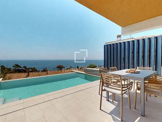 Chalet in Tossa de Mar. Casa a estrenar con 4 dormitorios, piscina privada y jardín a po