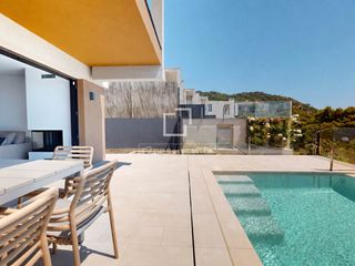 Chalet à Tossa de Mar. Casa a estrenar con cuatro dormitorios, piscina privada y jardín