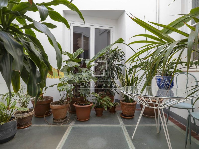 Foto 3a261b12-fb72-4c47-b0a3-cb782433feaf. Piso  excelentes de 5 dormitorios con 121m terraza en venta en el born, en Barcelona