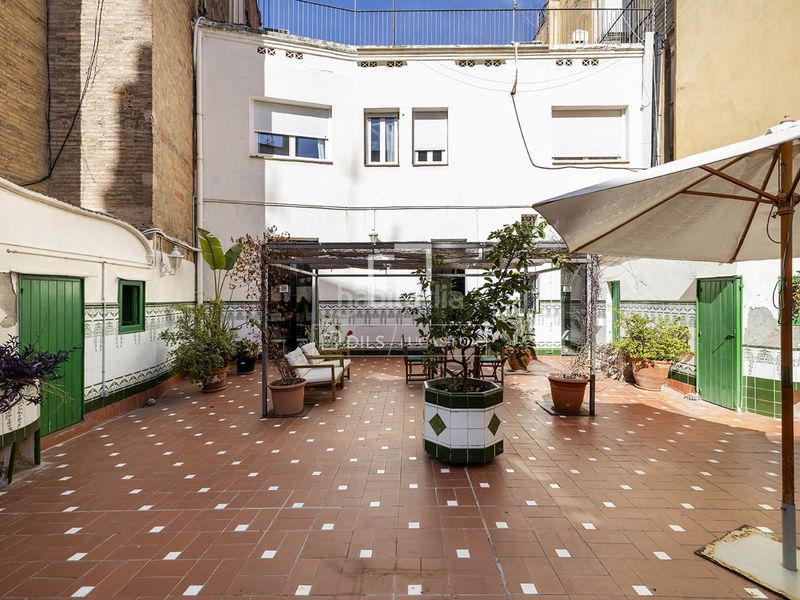 Foto aa437b7a-8328-46a8-a6f4-d0cee7b26096. Piso  excelentes de 5 dormitorios con 121m terraza en venta en el born, en Barcelona