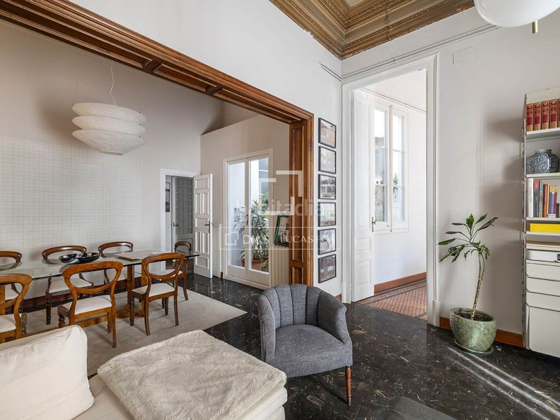Foto b51b90e6-d8fd-40bc-a6d1-a935241d0d65. Piso  excelentes de 5 dormitorios con 121m terraza en venta en el born, en Barcelona