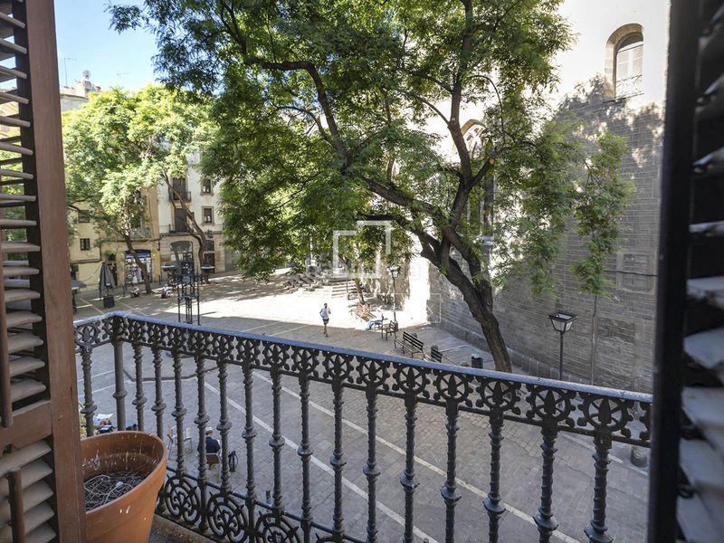 Foto bf8d5a5a-3129-40cb-b3bf-5eae0a645375. Piso  excelentes de 5 dormitorios con 121m terraza en venta en el born, en Barcelona