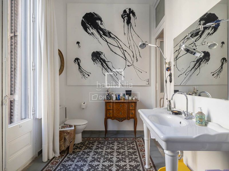 Foto f0d95633-3b1e-4177-945a-73110e89c6ae. Piso  excelentes de 5 dormitorios con 121m terraza en venta en el born, en Barcelona