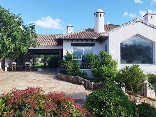 Masia a Malpica de Tajo. Villa moderna de estilo campestre en finca de 15 hectáreas