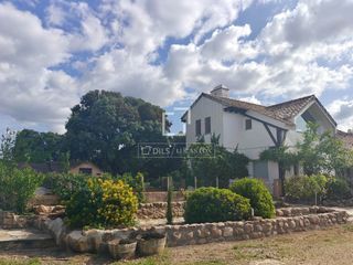 Masia a Malpica de Tajo. Villa moderna de estilo campestre en una finca de 15 hectáreas