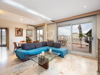 Flat in La Nova Esquerra de l´Eixample. Espectacular ático con terraza y vistas en la calle comte durgel