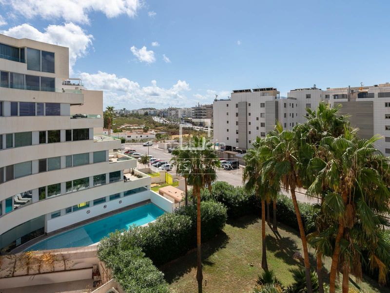 Foto ae4c066e-5f6e-4060-b460-4f5cadc46059. Pis amb aparcament piscina a Marina Botafoc-Talamanca Ibiza