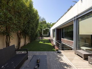 Xalet a Pedralbes. Exclusiva casa de diseño arquitectónico cerca de los prestigioso