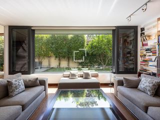 Chalet à Pedralbes. Exclusiva casa de diseño arquitectónico cerca de los prestigioso