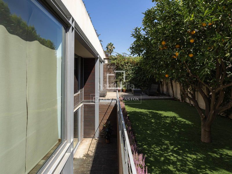 Foto 0fe9cb0c-1f24-42a4-8b8d-f54bb91694fd. Chalet exclusiva casa de diseño arquitectónico cerca de los prestigiosos colegios internacionales . en Barcelona