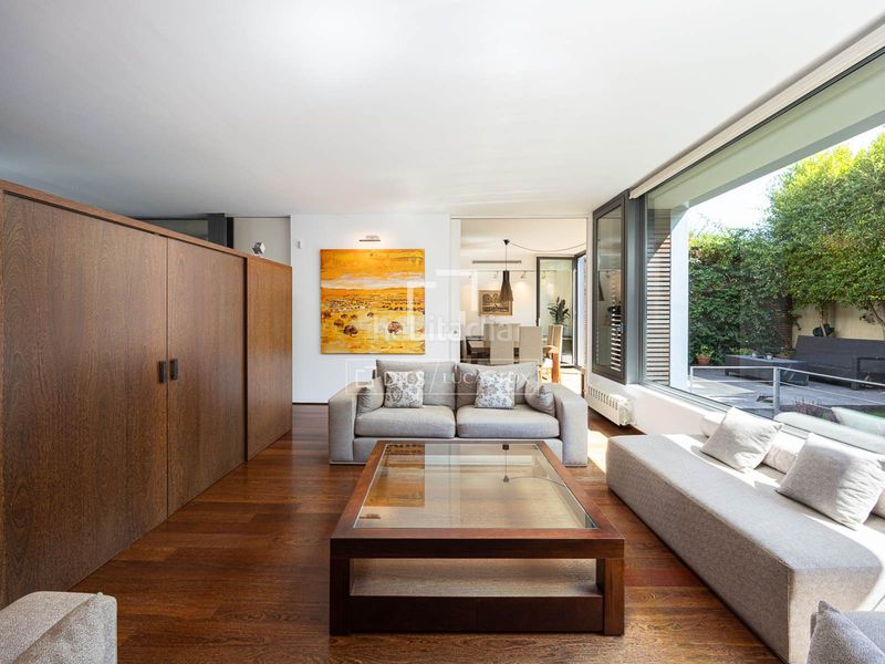 Foto 29823dbc-db72-4062-b6a8-8f4a5e1edf01. Chalet exclusiva casa de diseño arquitectónico cerca de los prestigiosos colegios internacionales . en Barcelona